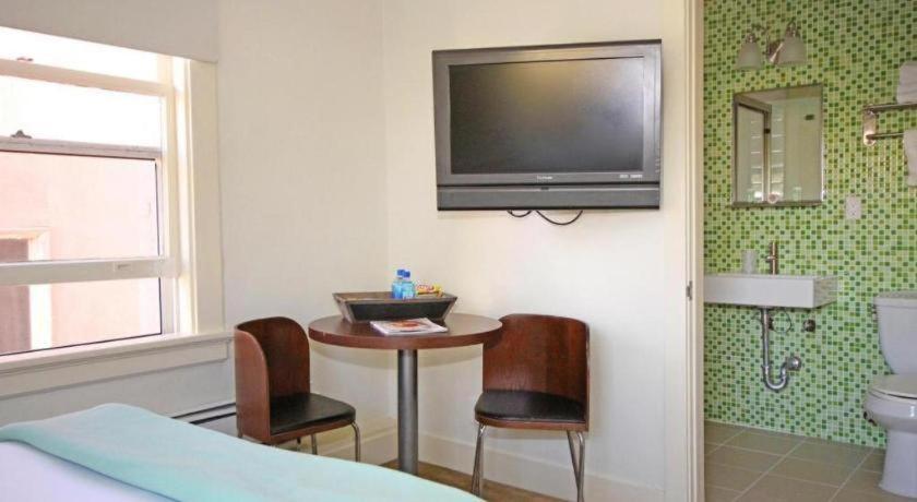 Cadillac Hotel 2*